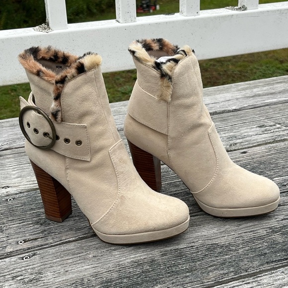Heeled ankle boots - Picture 2 of 8